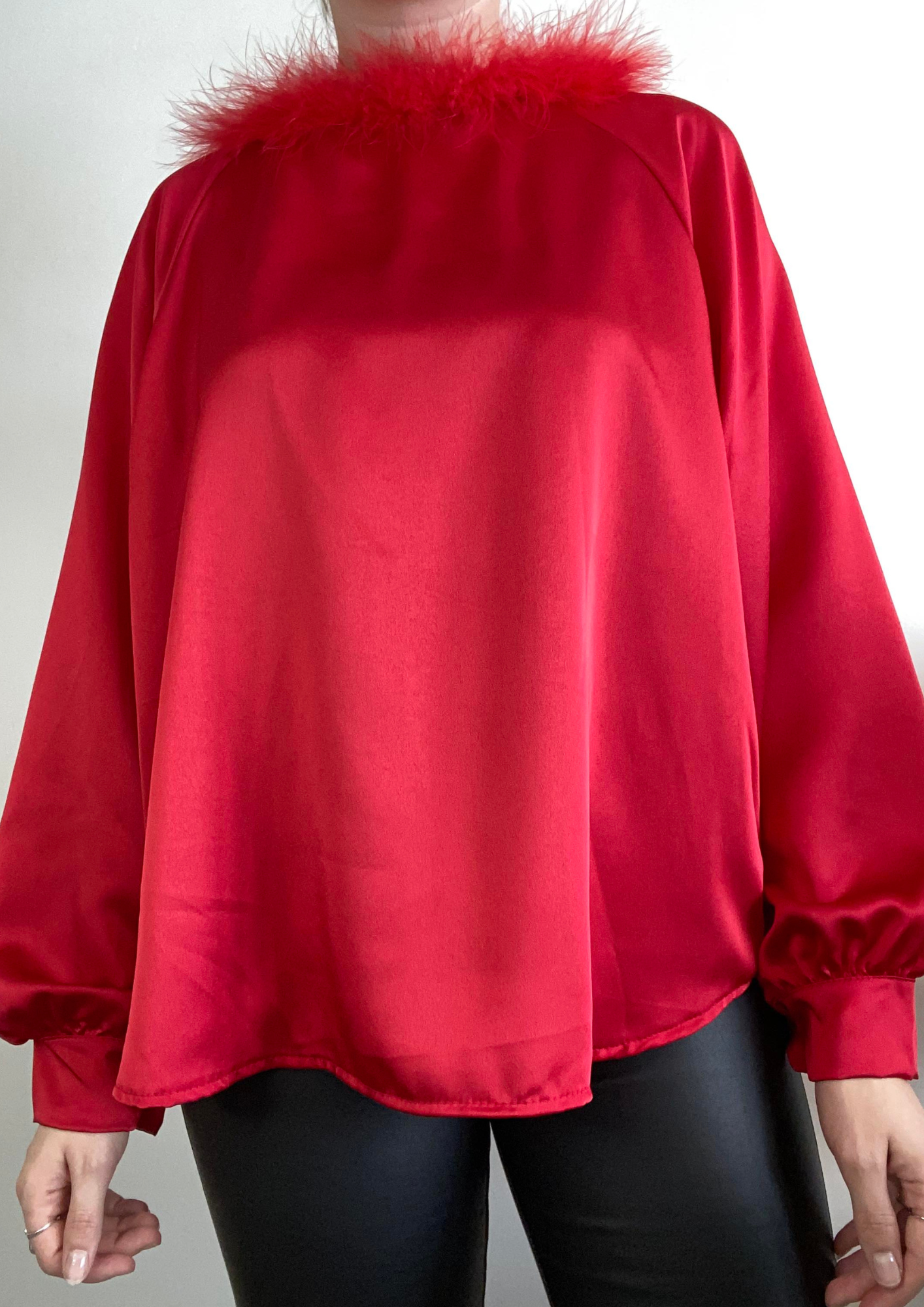 Blouse en satin rouge