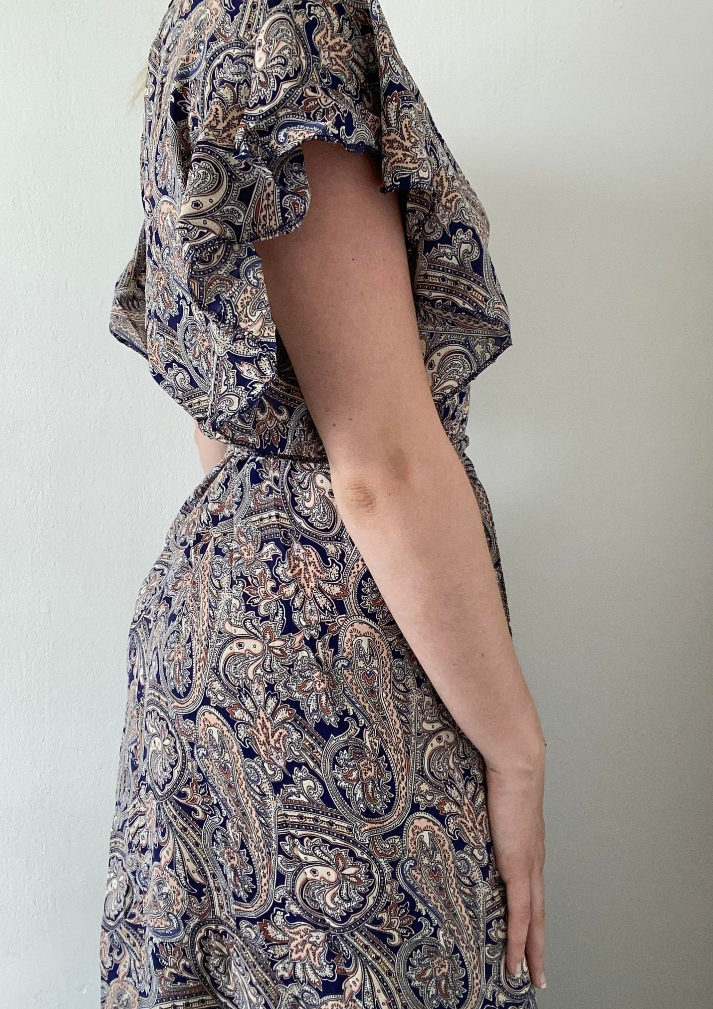 Robe bleue à imprimé fleurs