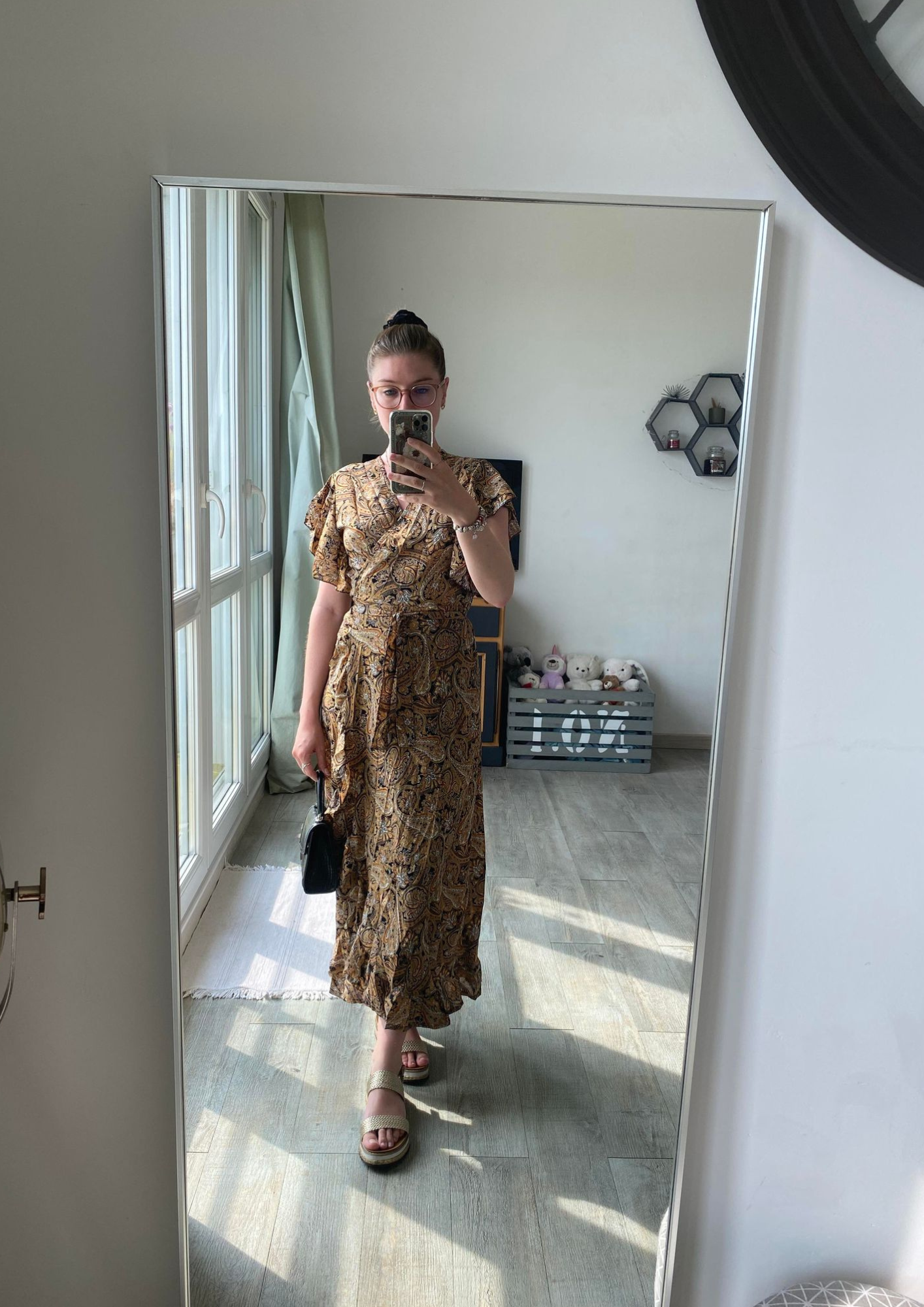 Robe noire à imprimé fleurs