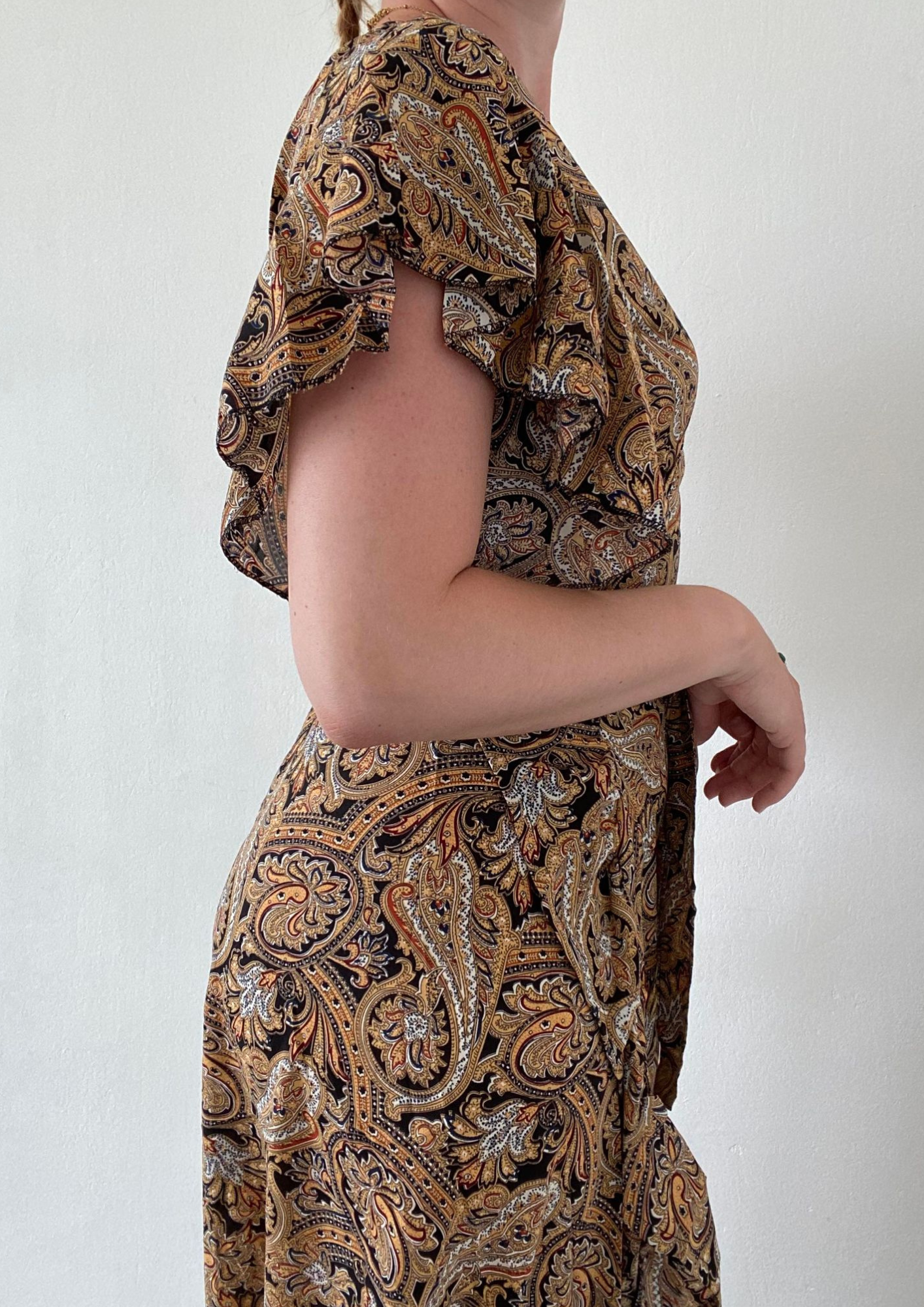 Robe noire à imprimé fleurs