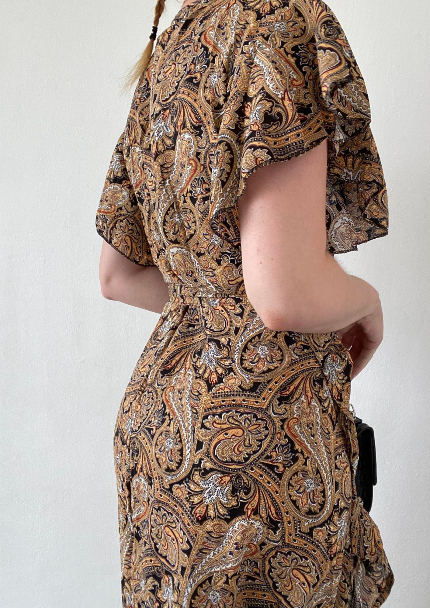 Robe noire à imprimé fleurs