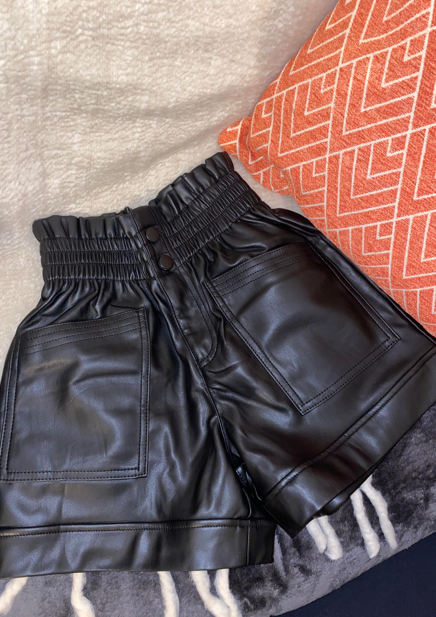Short simili cuir