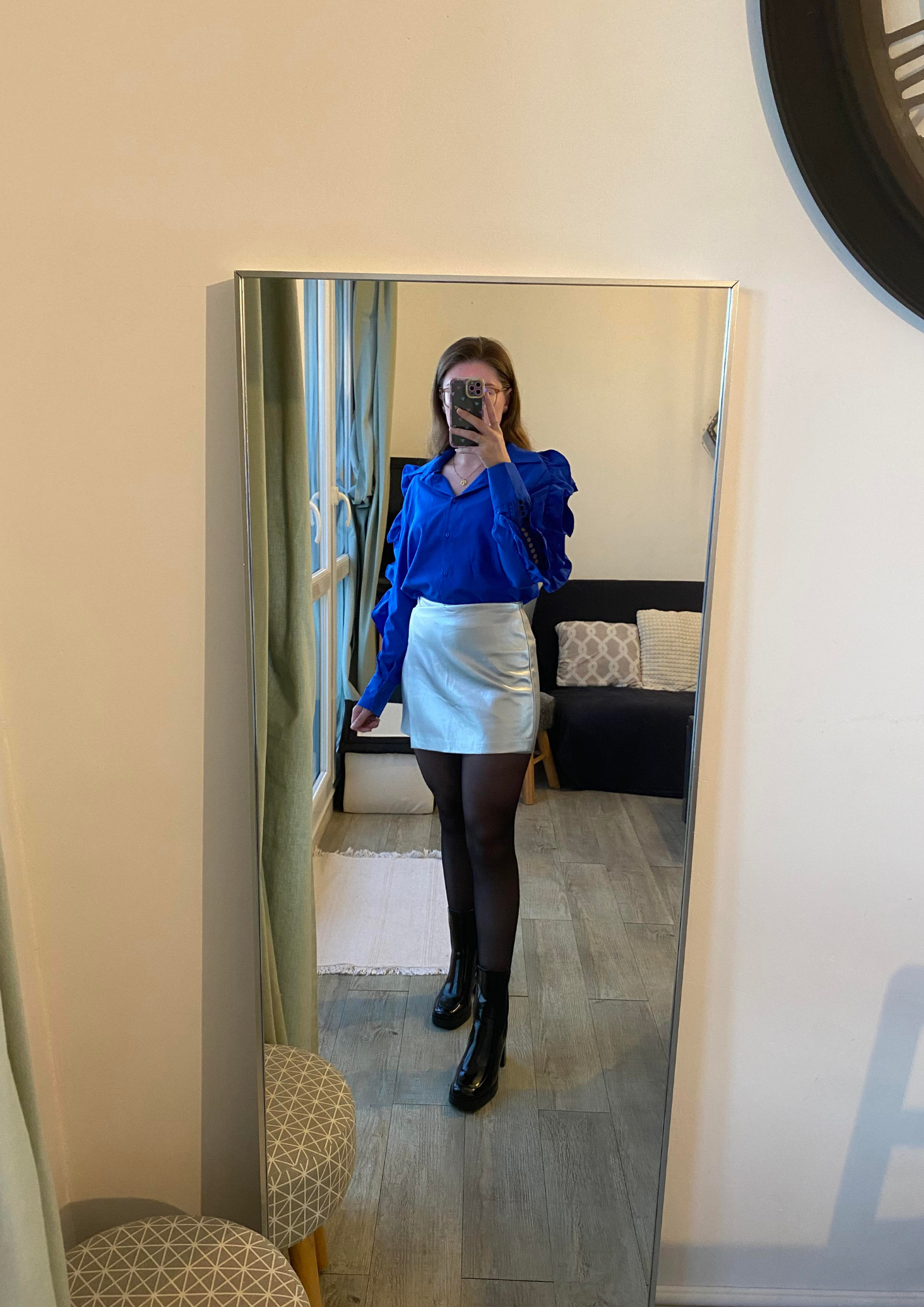 Chemise bleue à volants