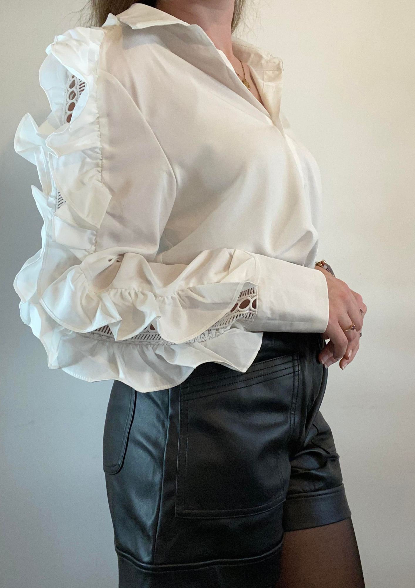 Chemise blanche à volants