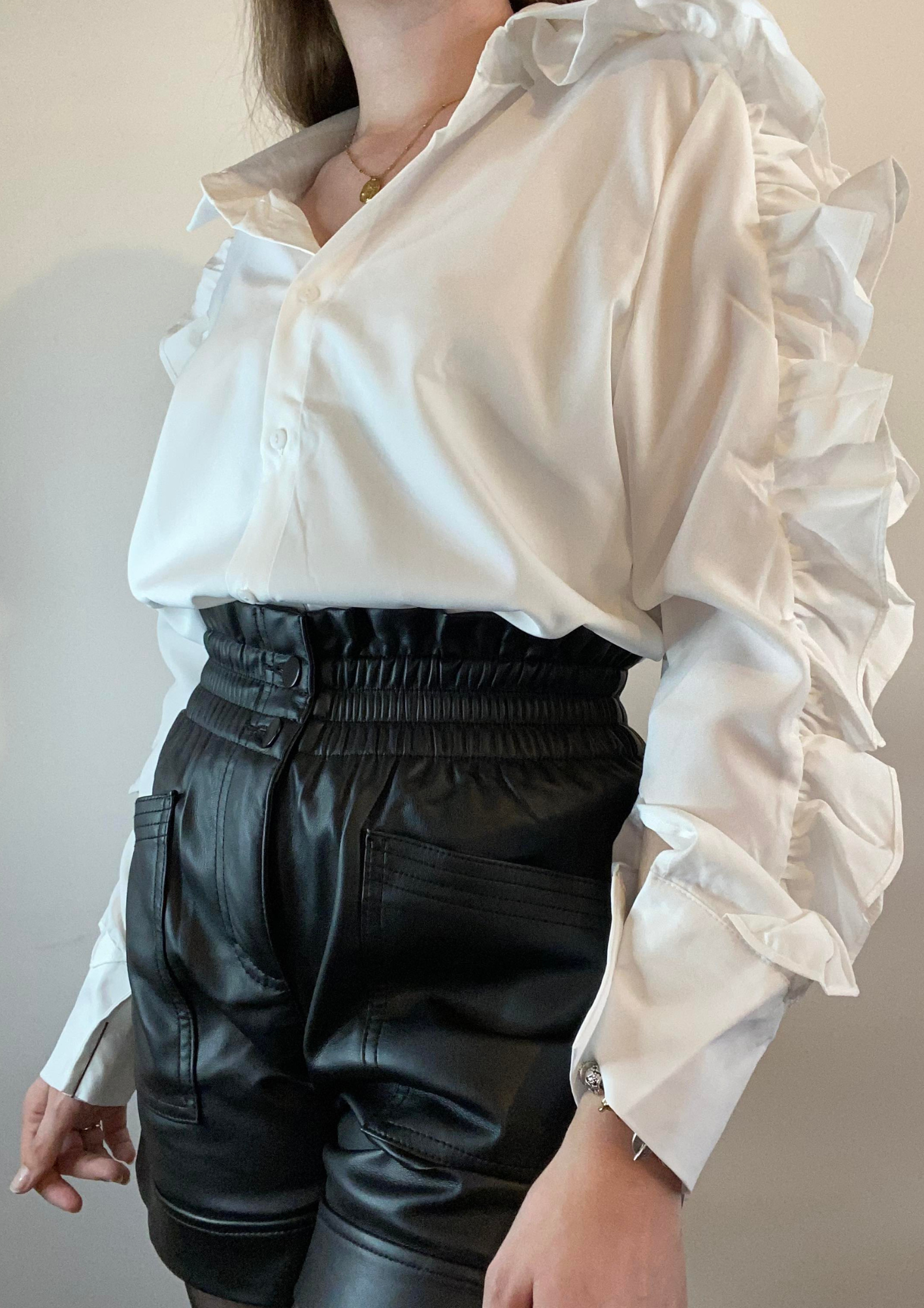 Chemise blanche à volants