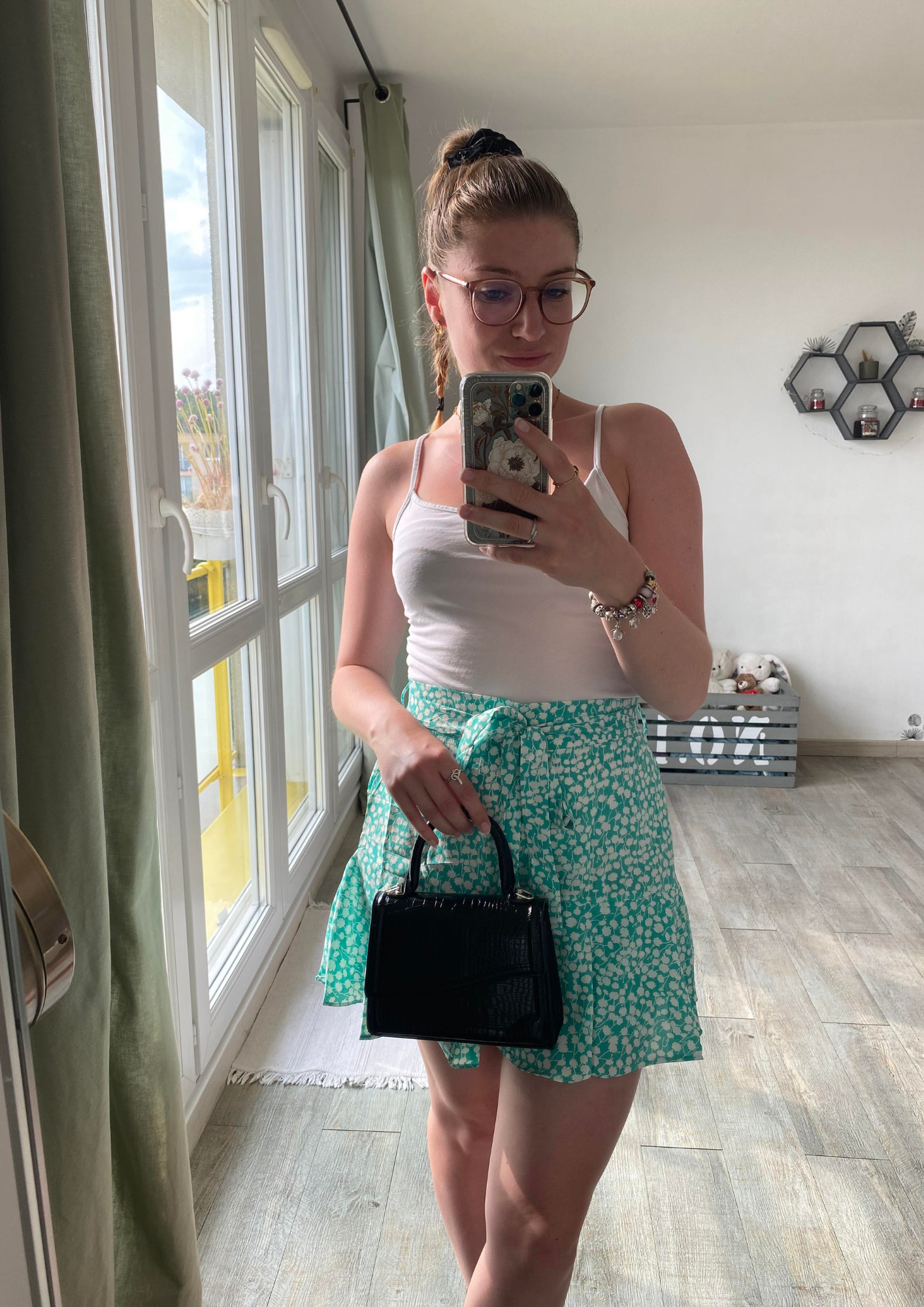 Jupe short verte à imprimé fleurs