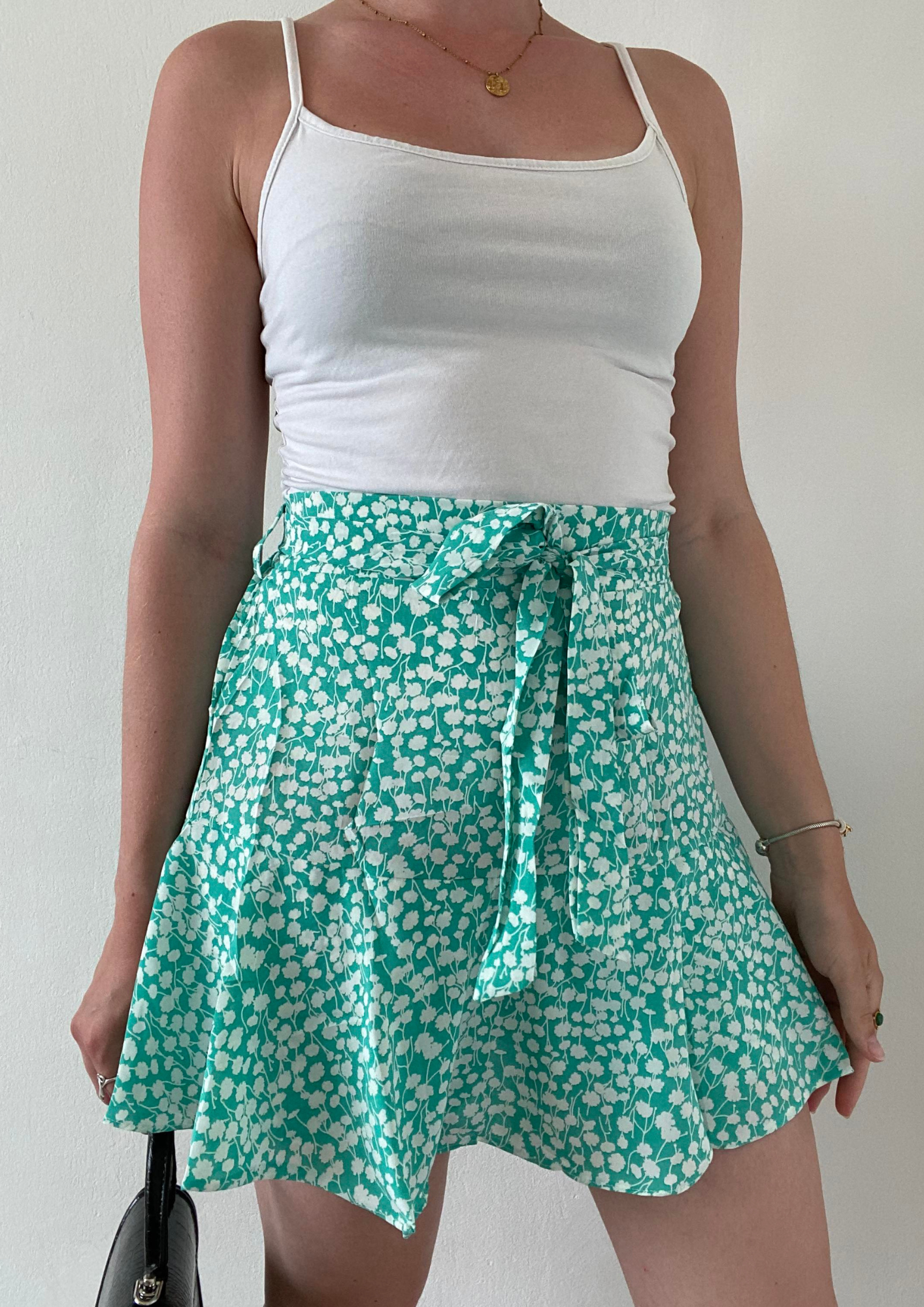 Jupe short verte à imprimé fleurs