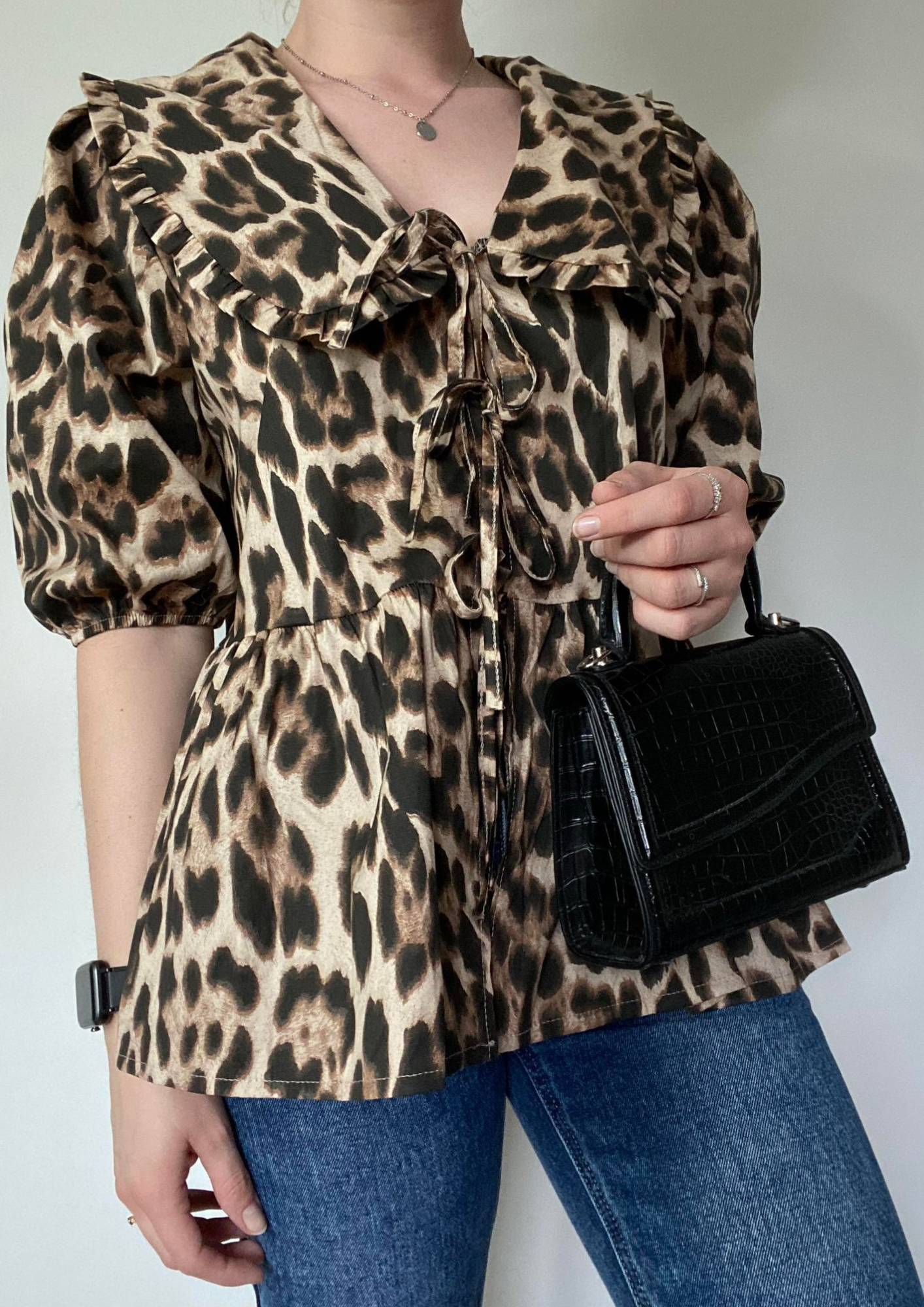 Blouse léopard col claudine