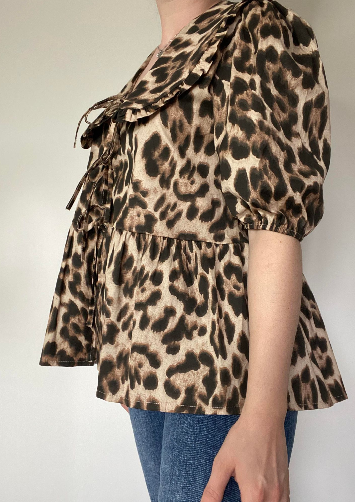 Blouse léopard col claudine
