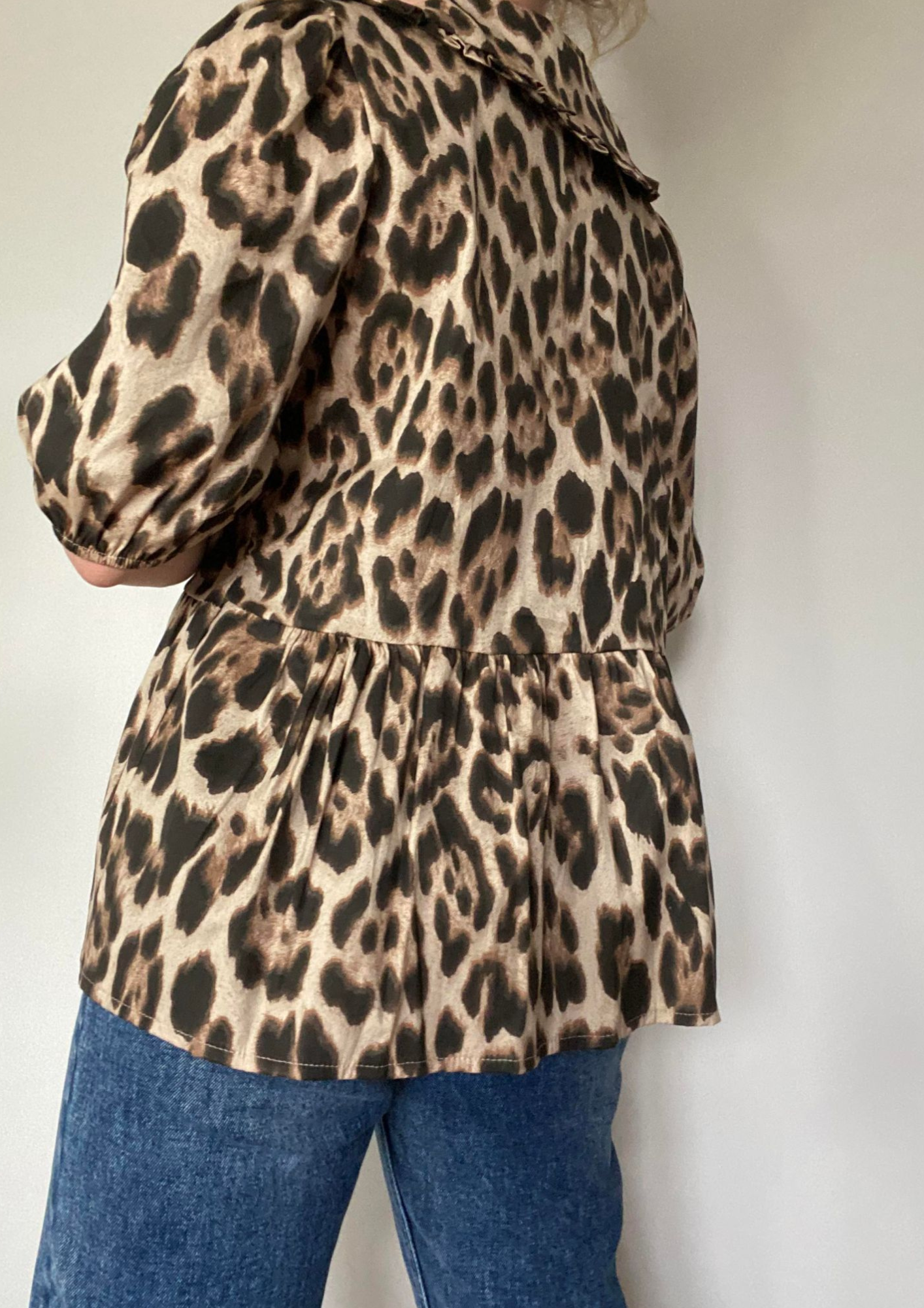 Blouse léopard col claudine