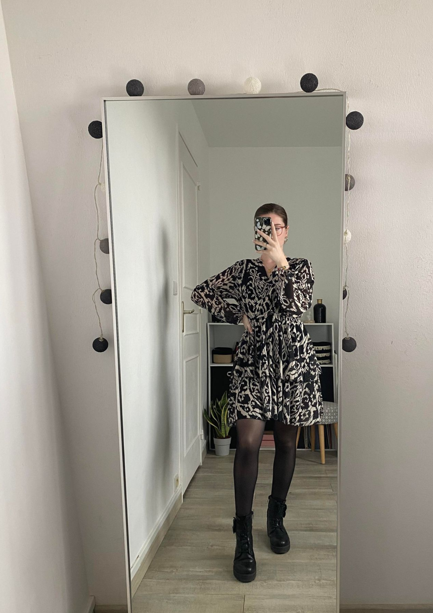 Robe froncée à imprimé abstrait