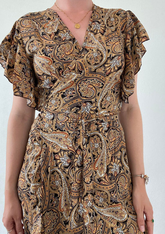 Robe noire à imprimé fleurs